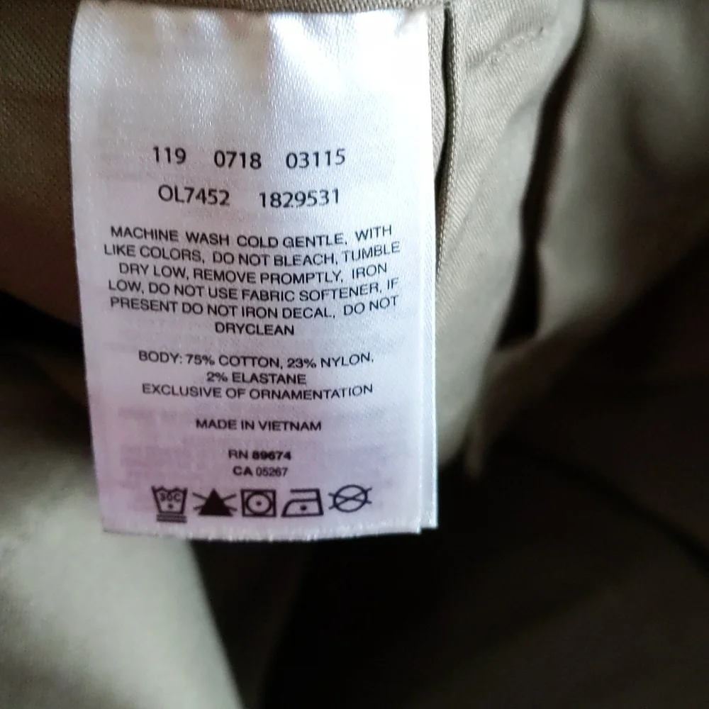Mountain Hardwear Women's Khaki Utility Shorts